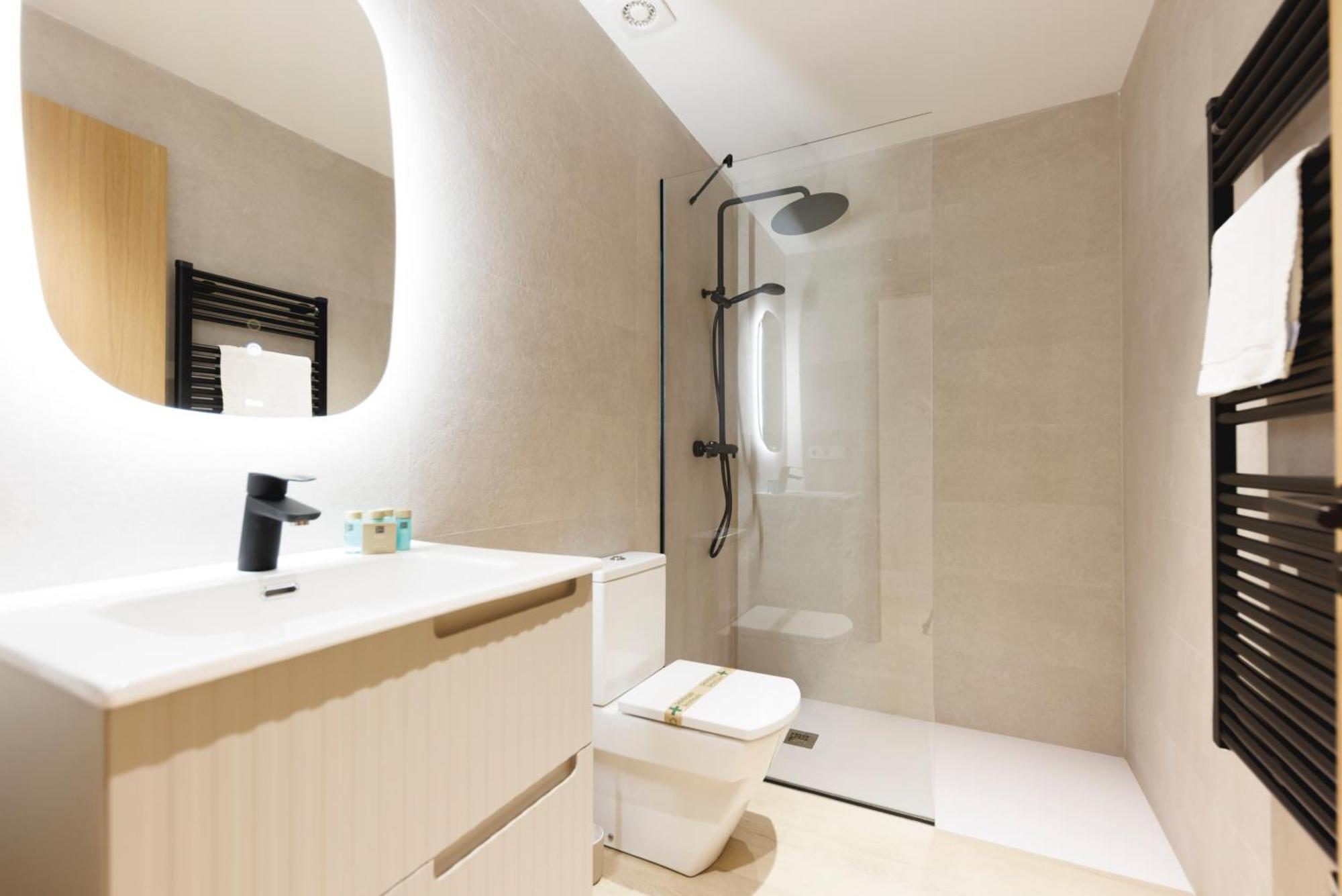Bravissimo Centre, Modern 2-Bedroom Apartment Girona Exterior photo